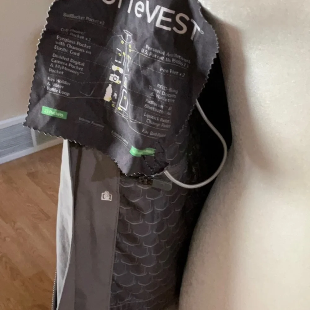 Women's Gray Sleeveless utility  + Jacket - Picture 10 of 14